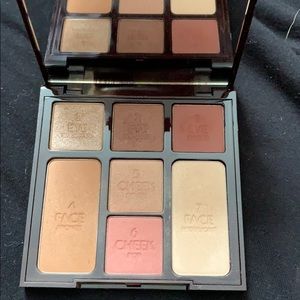 Charlotte Tilbury instant look in a palette
